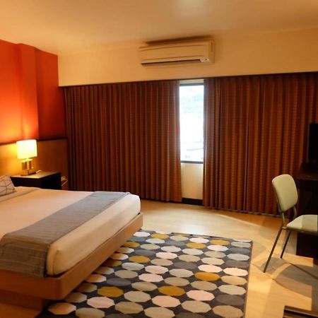 The Rose Bangkok Hotel Bagian luar foto