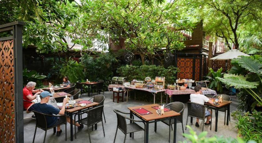 The Rose Bangkok Hotel Bagian luar foto