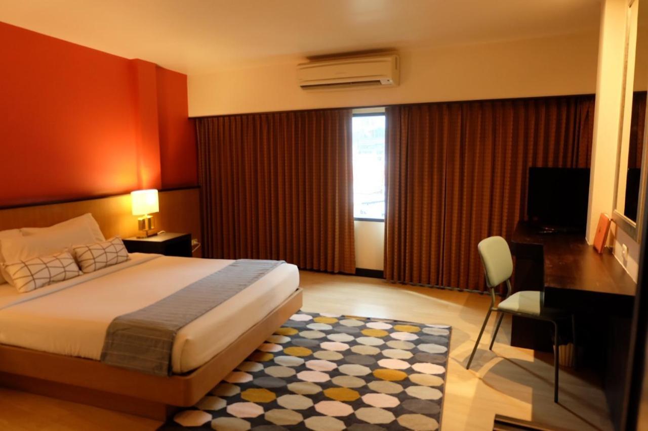 The Rose Bangkok Hotel Bagian luar foto