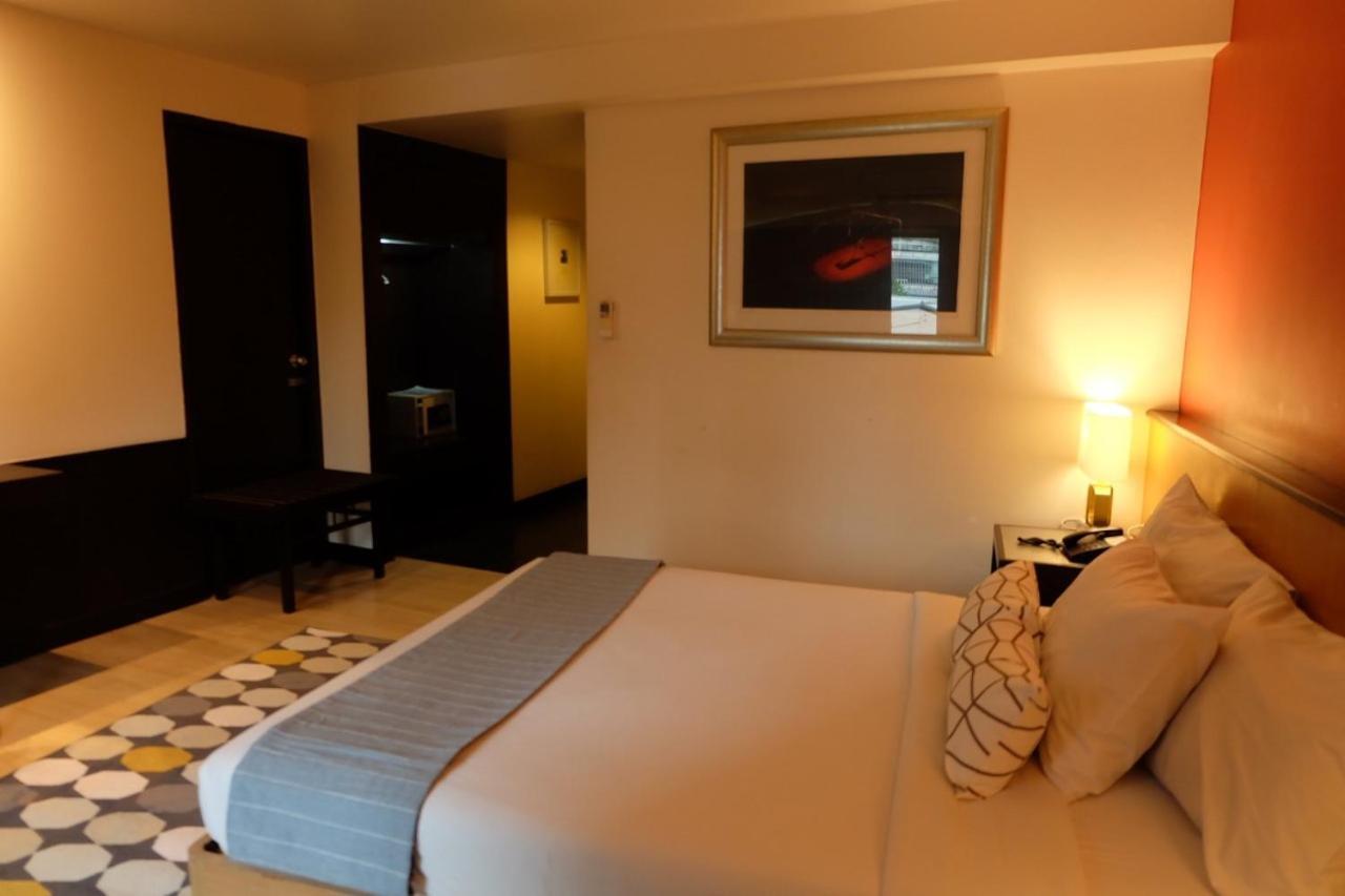 The Rose Bangkok Hotel Bagian luar foto