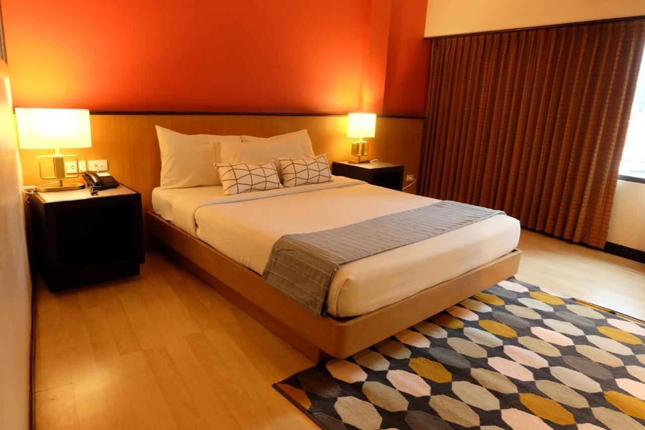 The Rose Bangkok Hotel Bagian luar foto