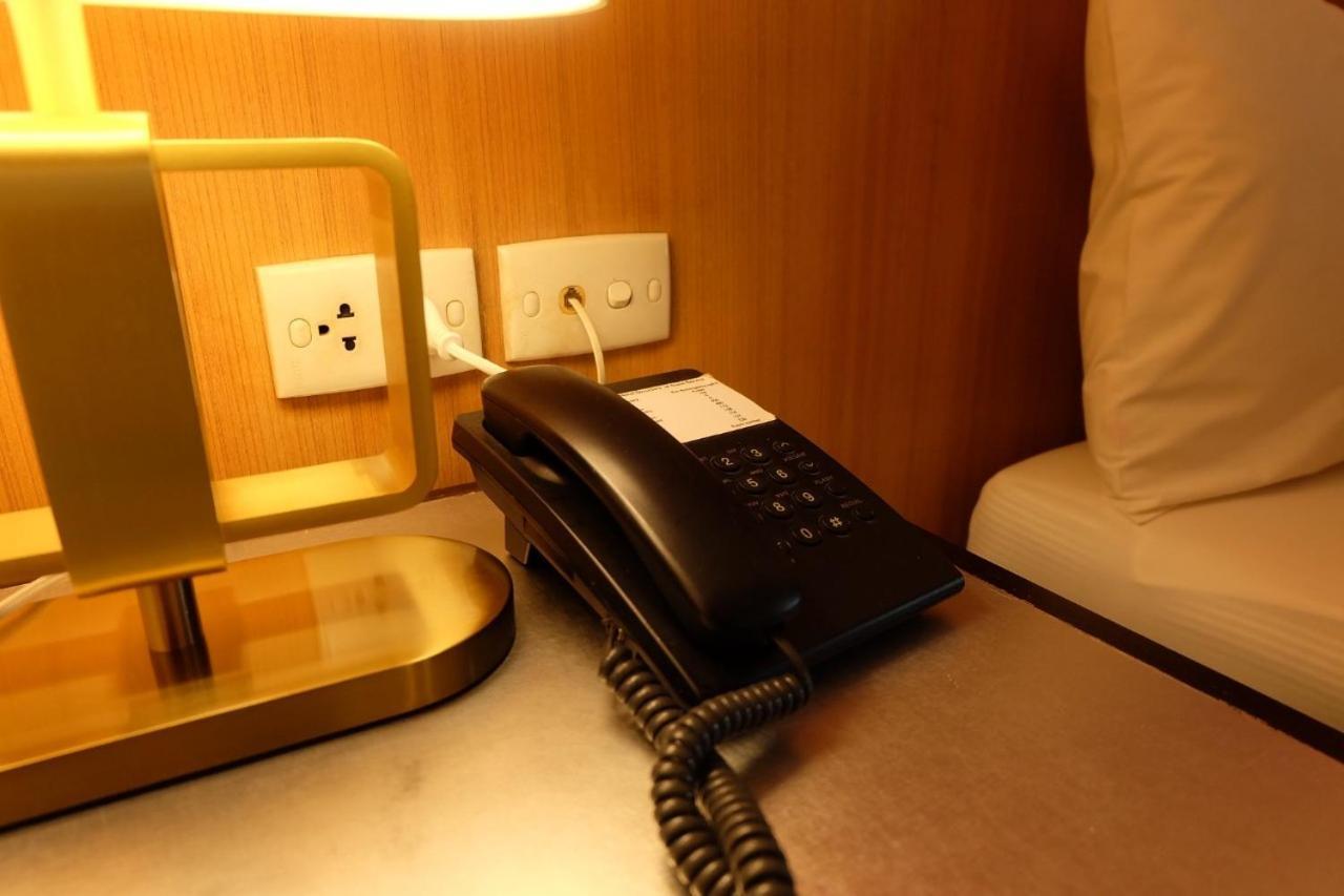 The Rose Bangkok Hotel Bagian luar foto