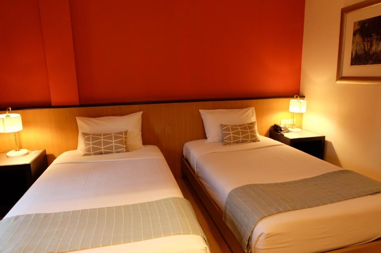 The Rose Bangkok Hotel Bagian luar foto