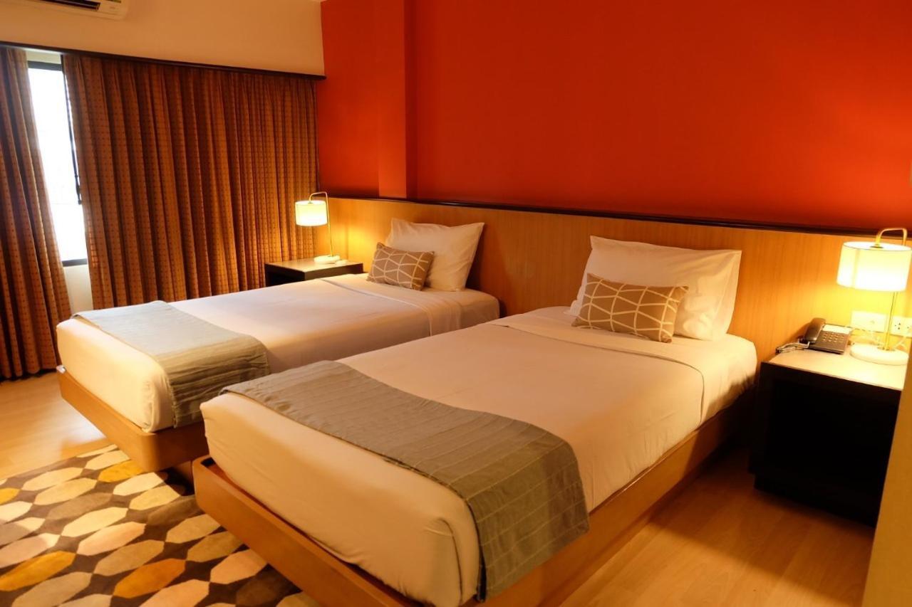 The Rose Bangkok Hotel Bagian luar foto