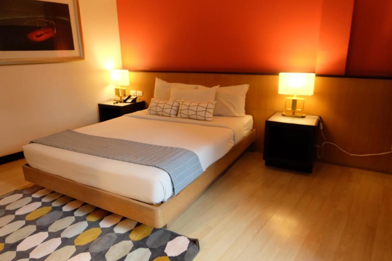 The Rose Bangkok Hotel Bagian luar foto